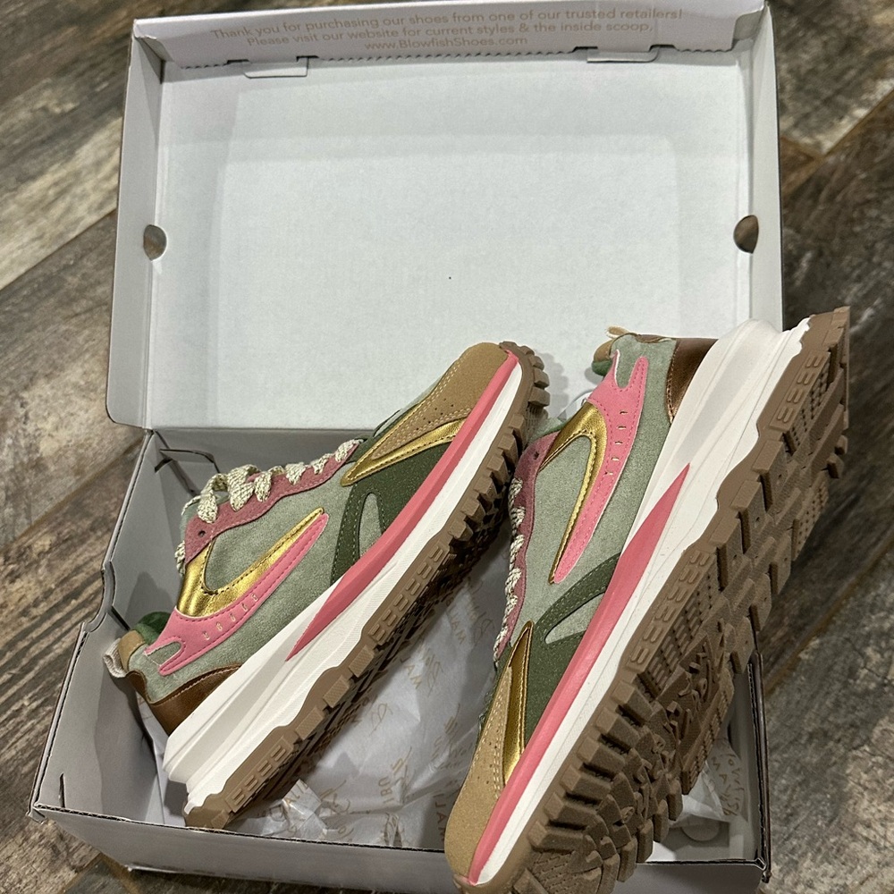 Gold and Green Sneakers for Everyday Comfort